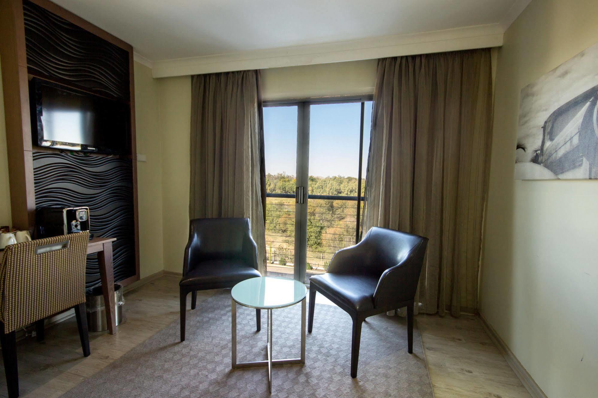 Protea Hotel By Marriott Upington Exterior foto